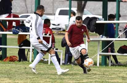 Se espera un gran despliegue físico, por parte de los jugadores de los equipos involucrados en la liguilla de la Premier. (Foto de Jesús Galindo)