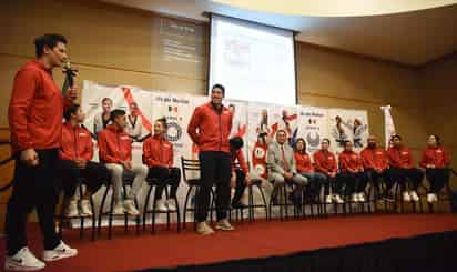 El Presidente de la Federación Mexicana de Taekwondo (FMTKD), el oriundo de Torreón, Raymundo González Pinedo, fue el encargado de presentar a los atletas la tarde de este martes. (ARCHIVO)