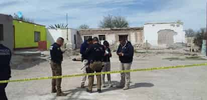 En la imagen se observan agentes de la policía estatal tomando nota de los hechos ocurridos en San Pedro. (EL SIGLO DE TORREÓN)