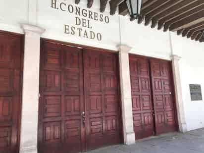 En el Pleno del Congreso del Estado se aprobaron, ayer miércoles, a puerta cerrada, cinco dictámenes por parte de los legisladores locales. (EL SIGLO DE TORREÓN)