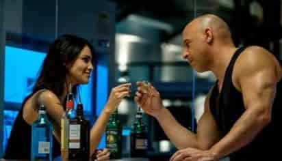 La película Bloodshot, protagonizada por el actor Vin Diesel y la mexicana Eiza González, se convirtió en la cinta con el mejor ingreso en la taquilla mexicana, desplazando a la cinta animada Unidos, del director Dan Scanlon, y manteniéndose por encima de Veinteañera, divorciada y fantástica. (ESPECIAL)