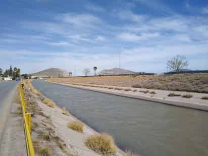 En aproximadamente 10 días termina el primer aniego, pero persiste el desvío de agua y problemas en los módulos. (EL SIGLO DE TORREÓN) 