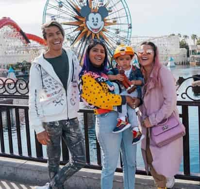 Para agradecer a sus padres, los tres hermanos adquirieron una gran casa. (INSTAGRAM)