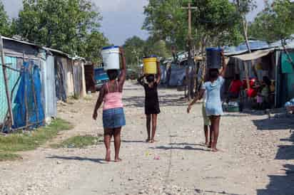  La pandemia provocada por la COVID-19 puso en evidencia la escasez de agua que afecta a más del 40 por ciento de la población mundial, una cifra alarmante que probablemente crecerá con el aumento de las temperaturas globales producto del cambio climático, advirtió la Organización de las Naciones Unidas (ONU). (ARCHIVO)