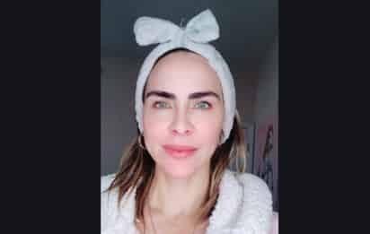 La actriz cubana Aylin Mujica, de 45 años, publicó este jueves un video en su cuenta de Instagram hablando sobre el cuidado de su piel y unos nuevos productos que la tienen encantada. (ESPECIAL) 