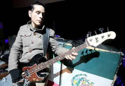 Músico activo. El bajista también tocaba en vivo con Marilyn Manson. (TALKBASS)