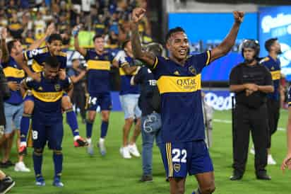 El atacante colombiano Sebastián Villa recientemente se consagró campeón de la Superliga Argentina con la escuadra xeneize. (ARCHIVO)