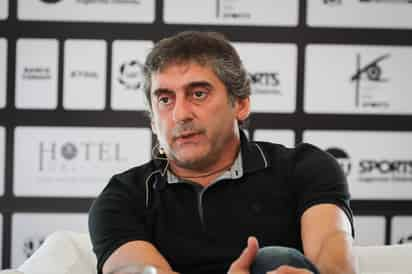 El director deportivo del club de futbol River Plate, Enzo Francescoli explicó que el posible fichaje del atacante argentino de la Juventus, Gonzalo Higuaín, podría depender del mismo ariete. (ARCHIVO)