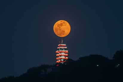 A la luna de este mes se le conoce como la Luna de Flores. (CAPTURA)