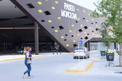 El Mall Paseo Monclova abrirá sus puertas al público este lunes, en el reinicio a las actividades económicas de la Región Centro del Estado, y lo harán siguiendo protocolos sanitarios previamente establecidos por la Secretaría de Salud. (SERGIO RODRÍGUEZ)