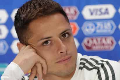  'Chicharito' Hernández está de manteles largos.  (ESPECIAL)