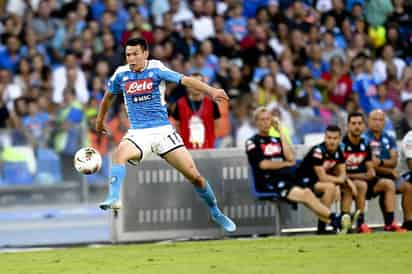 Parece que la paciencia del Napoli para Hirving Lozano, se ha agotado. (ARCHIVO)