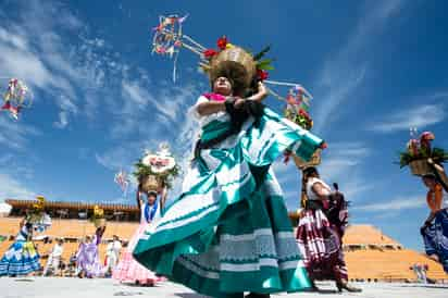 Murat anunció que por la situación que vive Oaxaca, su administración ha decidió suspender la Guelaguetza. (ARCHIVO)