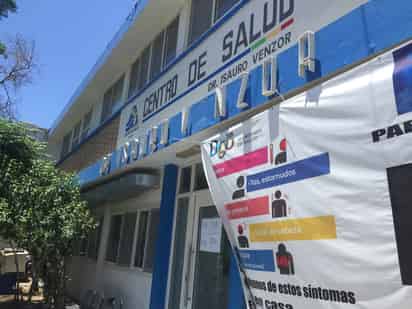 Sanitizan Centro de Salud en Gómez Palacio ante sospecha de un brote de COVID entre el personal.