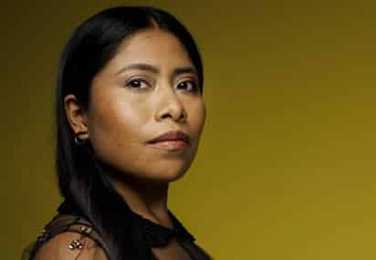 Yalitza Aparicio se enorgullece de su color de piel y de sus orígenes oaxaqueños, así lo reiteró en su cuenta de Twitter, donde compartió un poema referente a 'ser prieta'. (ESPECIAL) 