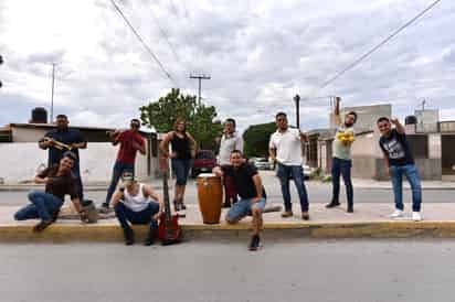 Con todo.  Los integrantes de la Sonora Everest se han preparado al máximo para ofrecer un buen show este 4 de julio en sus redes sociales.