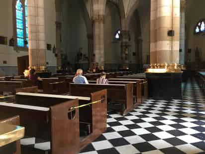 Como parte de ese protocolo, en la catedral de Guadalupe se suprimieron varias bancas para que los fieles mantengan la sana distancia y se señalizaron los lugares que se deberán ocupar. (GUADALUPE MIRANDA)