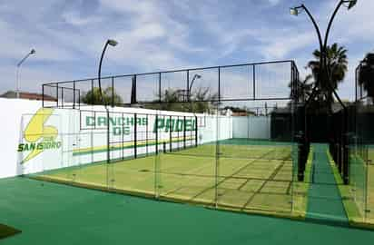 Canchas de pádel, tenis y frontón, volverán a ser utilizadas, no así las de futbol y basquetbol. (ARCHIVO)