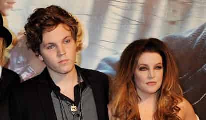 Las autoridades forenses del condado de Los Ángeles confirmaron este martes que el nieto del cantante Elvis Presley, Benjamin Keough, falleció a los 27 años de edad por un suicidio. (ESPECIAL)