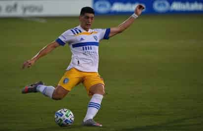 El volante de ataque argentino Cristian Espinoza marcó el primer gol del triunfo por 0-2 que su equipo de los Earthquakes de San José lograron este domingo ante el Fire de Chicago. (ARCHIVO)