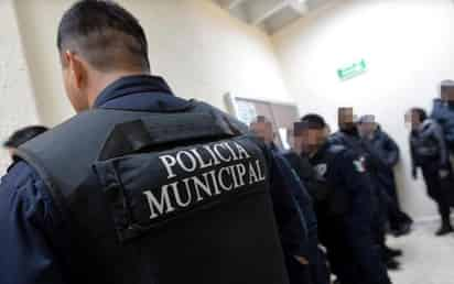 Dos elementos de Dirección de Seguridad Pública Municipal (DSPM) de Piedras Negras fueron dados de baja el pasado fin de semana, por ejercer abuso de autoridad en contra de un ciudadano y la acción quedó grabado en una cámara de vigilancia particular.