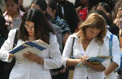 El porcentaje de la población que se encontraba en pobreza laboral pasó de 35.7% en el primer trimestre de 2020 a 54.9% en mayo pasado, resultado de la reducción del empleo y la caída en la actividad económica observadas en este periodo. (ARCHIVO) 