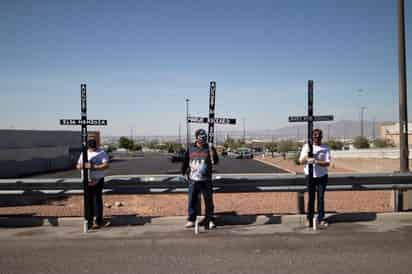  El Gobierno de México conmemoró este lunes el primer aniversario de la masacre de latinos en un Walmart de El Paso (Texas) reivindicando que fue un acto de 'terrorismo' supremacista dado que el responsable, Patrick Crusius, confesó que quería matar el máximo número de mexicanos posible. (EFE)