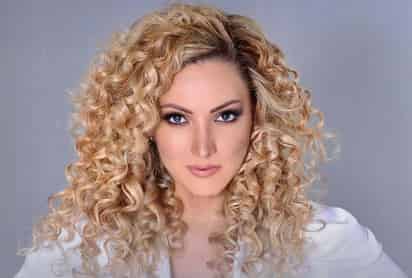  La pandemia del coronavirus provocó un profundo viaje interior a Erika Ender, quien lo transformó en su nuevo disco al que ha dado el nombre de “MP3-45”. Su segunda entrega es la canción “Vamos a darnos un día”, con la que la cantautora panameña quiere motivar “a sacar el amor de la rutina”. (INTERNET) 