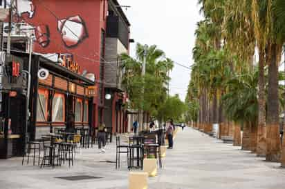 Los restaurantes bar en Torreón tienen permitida su operación siempre y cuando respeten los protocolos como no aglomerar a personas dentro de los establecimientos. (EL SIGLO DE TORREÓN)