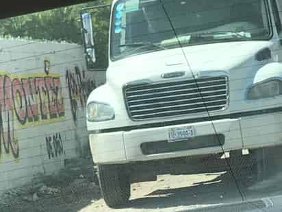 El conductor del vehículo que transportaba la roca sería sancionado y en caso de daños al pavimento también deberá cubrirlos. (EL SIGLO DE TORREÓN)
