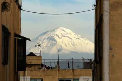 De acuerdo con el Museo de Ciencias de Puerto Rico, un volcán es una montaña o cerro que tiene una apertura por la cual pueden escapar materiales gaseosos, líquidos o sólidos desde el interior de la tierra. (ARCHIVO) 