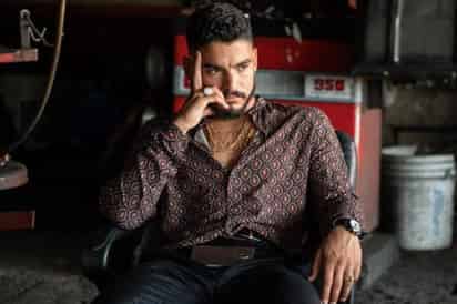 Precisamente fue en un autocine donde Soto, LaBeouf y Ayer presentaron 'The Tax Collector', cita en la que el director se refirió a la polémica sobre la representación chicana de la mano de actores que no son latinos. (INTERNET) 