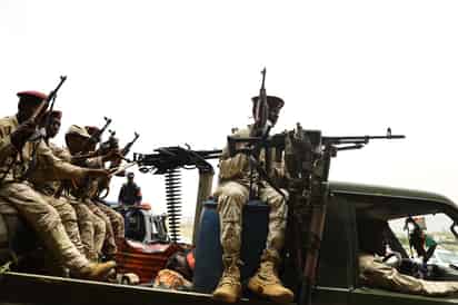 Al menos 127 personas han muerto en los últimos cuatro días en enfrentamientos entre grupos de civiles y las fuerzas de seguridad en el oeste de Sudán del Sur, donde las autoridades llevan a cabo una campaña para desarmar a la población. (ARCHIVO)
