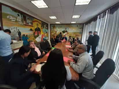 Un Cabildo poco transparente y desconocido para los ciudadanos de Matamoros fue el resultado que arrojó el análisis que hizo Regidor MX , el cual conforman integrantes de asociaciones civiles de La Laguna. (EL SIGLO DE TORREÓN) 