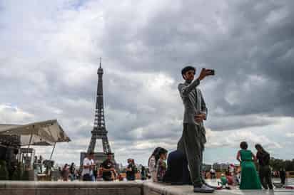 Francia ha sobrepasado por segundo día consecutivo este domingo el listón de los 3,000 contagios en 24 horas, lo que representa un pico inédito desde mayo que pone en evidencia la escalada de la epidemia. (ARCHIVO) 