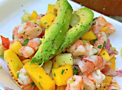 Para innovar la receta tradicional del ceviche con chile, aquí te presentamos la receta con mango para estos días de calor.  (ESPECIAL)