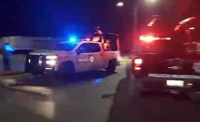 Transcurrido un día de los hechos violentos registrados en el municipio de Piedras Negras la noche del pasado jueves y que dejó como saldo un agente de la Policía de Acción y Reacción (PAR) de la Secretaría de Seguridad Pública (SSP) del Estado de Coahuila con una herida leve; las autoridades han mantenido hermetismo en torno a dicha situación y las investigaciones correspondientes. (EL SIGLO DE TORREÓN)