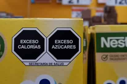 Las etiquetas de octágonos están apareciendo en la mayor parte de los productos. (ARCHIVO) 