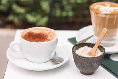 De igual forma, el sitio especializado 'Livestrong' sugiere que se agregue leche de almendras, para reducir aún más el nivel de acidez. (EL UNIVERSAL)