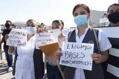 Personal suplente del Hospital del ISSSTE en Gómez Palacio acudió a la Expo Feria a solicitar el apoyo de López Obrador.