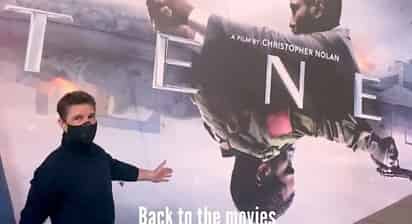 Medidas. Con muchos cuidados, Tom Cruise acudió al cine a ver Tenet.