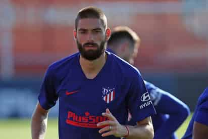 Recuperado para el fútbol europeo el pasado febrero y reivindicado en los últimos tres meses de la temporada, Yannick Carrasco se ha ganado su continuidad en el Atlético de Madrid. (ARCHIVO)