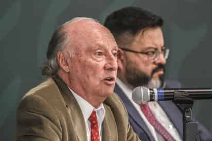 El secretario de Medio Ambiente y Recursos Naturales de México, Víctor Manuel Toledo, presentó este lunes su dimisión tras haber criticado a principios de mes las 'contradicciones' y 'luchas de poder' dentro del Gobierno de Andrés Manuel López Obrador. (ARCHIVO)