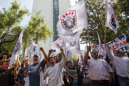 En asamblea, el Sindicato de Telefonistas de la República Mexicana (STRM) rechazó por unanimidad el ofrecimiento de Telmex sobre las condiciones contractuales. (ARCHIVO)