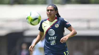 Estefanía Fuentes, futbolista mexicana que comenzó hace algunas semanas su aventura en el futbol europeo con el Sassuolo de Italia pide ayuda para encontrar los zapatos con los que quiere jugar en el Viejo Continente. (ARCHIVO)