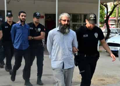 El arrestado, Mahmut Özden, recibía instrucciones frecuentes desde Irak y Siria. (CORTESÍA)