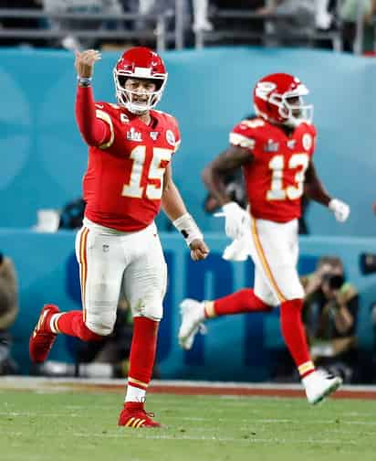 El mariscal de campo Patrick Mahomes lideró a los Jefes a ganar su Super Bowl tras 50 años. (ARCHIVO)