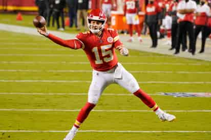 Patrick Mahomes volvió a lucir fenomenal, guiando a los Jefes. (AP)