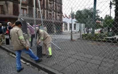 Desde este viernes, personal de la demarcación empezó con la instalación de las barreras físicas para inhibir la presencia de los capitalinos y turistas que cada año se reúnen en este lugar.
(EL UNIVERSAL)