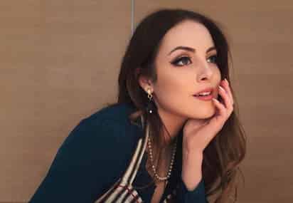 Elizabeth Gillies, estrella de las series Victorious y Dynasty se casó secretamente con su prometido Michael Corcoran en una íntima ceremonia. (INSTAGRAM) 